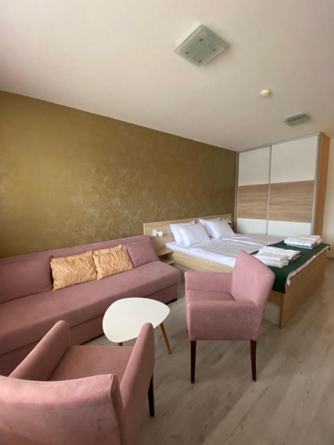 Besenova Apartman Diamant Exterior foto